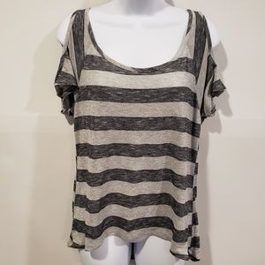 ✨️Eyeshadow MEDIUM cold shoulder top